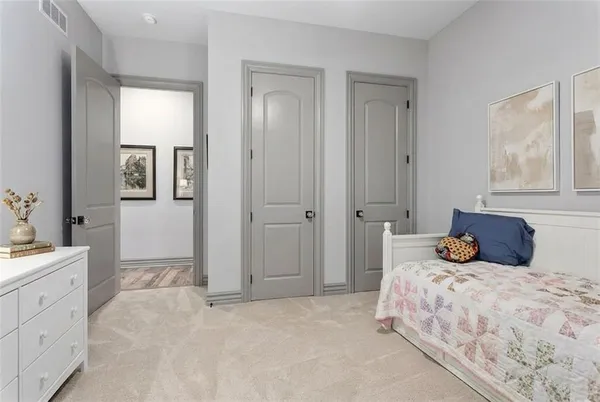 $1,095,000 | 10439 North St Clair Avenue, Kansas City, MO 64154