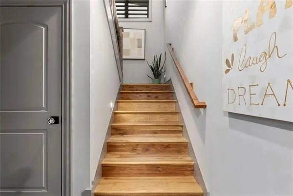 $1,095,000 | 10439 North St Clair Avenue, Kansas City, MO 64154