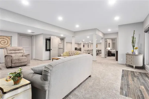 $1,095,000 | 10439 North St Clair Avenue, Kansas City, MO 64154