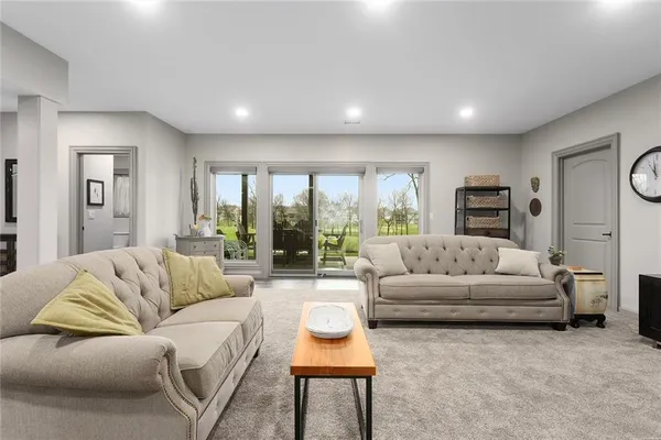 $1,095,000 | 10439 North St Clair Avenue, Kansas City, MO 64154