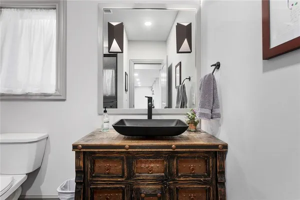 $1,095,000 | 10439 North St Clair Avenue, Kansas City, MO 64154