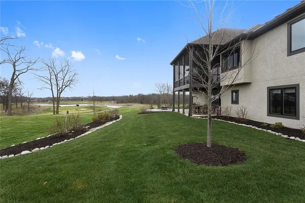$1,095,000 | 10439 North St Clair Avenue, Kansas City, MO 64154