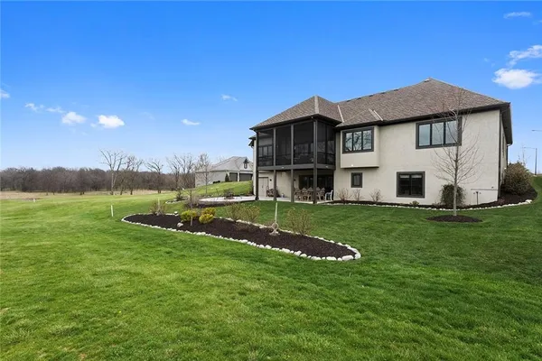 $1,095,000 | 10439 North St Clair Avenue, Kansas City, MO 64154