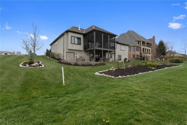 $1,095,000 | 10439 North St Clair Avenue, Kansas City, MO 64154