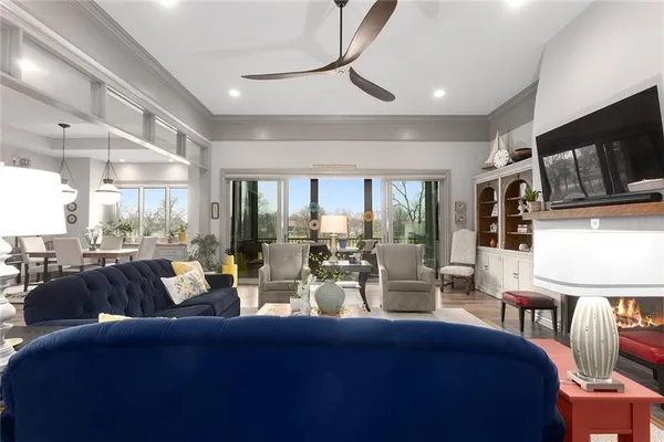$1,095,000 | 10439 North St Clair Avenue, Kansas City, MO 64154