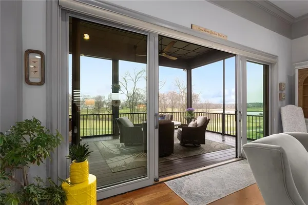 $1,095,000 | 10439 North St Clair Avenue, Kansas City, MO 64154