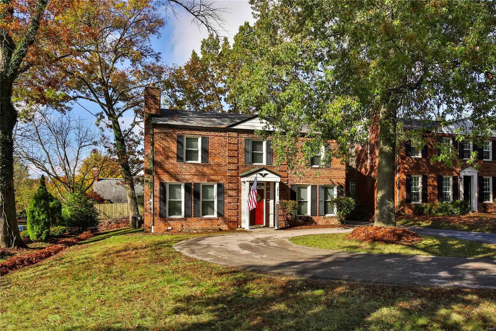 1011 South McKnight Road St. Louis, MO 63117 - Photo 3 of 55