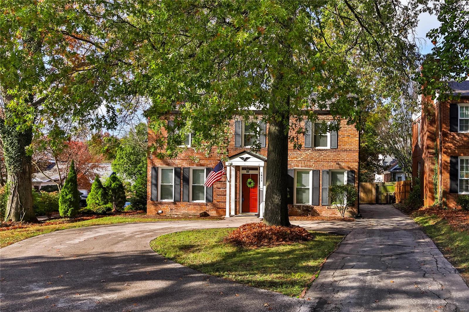1011 South McKnight Road St. Louis, MO 63117 - Photo 4 of 55