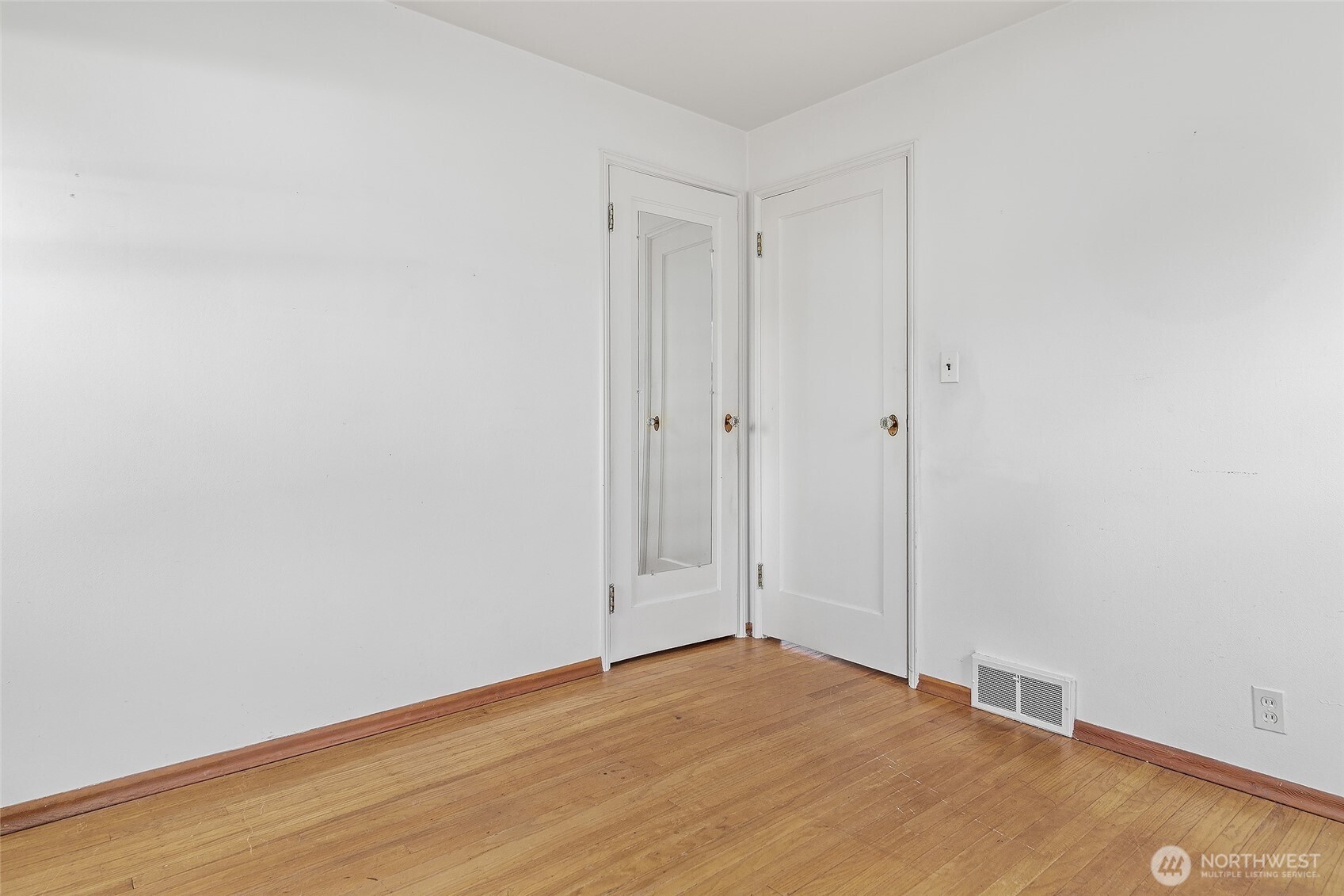 4437 47th Avenue Southwest Seattle, WA 98116 - Photo 22 of 39 a view of an empty room