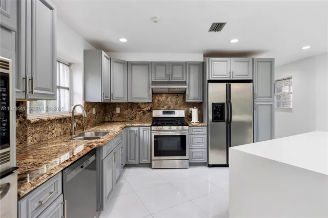 $2,600,000 | 1900 Pizarro Street, Coral Gables, FL 33134