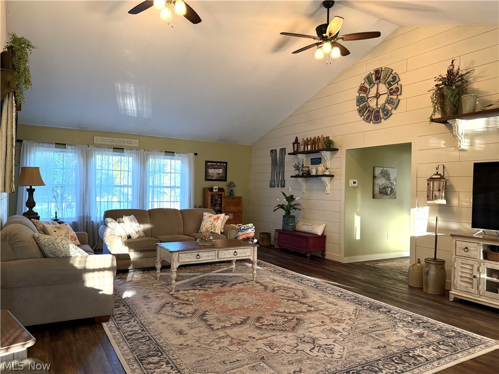 8533 South Girdle Road Middlefield, OH 44062 - Photo 4 of 41