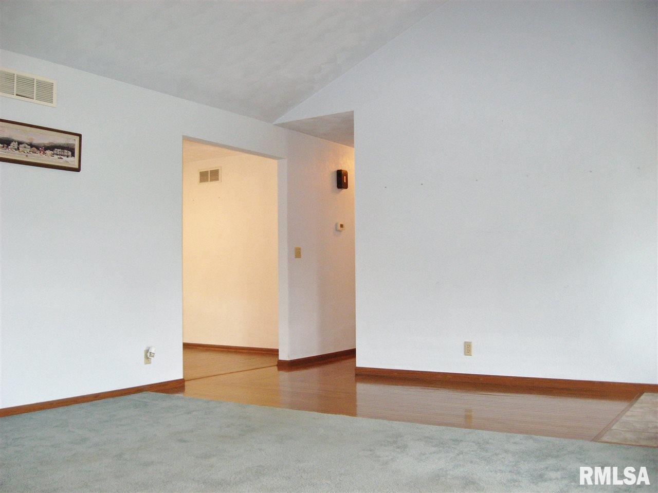 1907 Quail Hollow Road Pekin, IL 61554 - Photo 4 of 21 Gallery Image 4