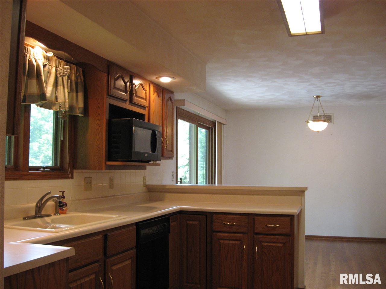 1907 Quail Hollow Road Pekin, IL 61554 - Photo 5 of 21 Gallery Image 5
