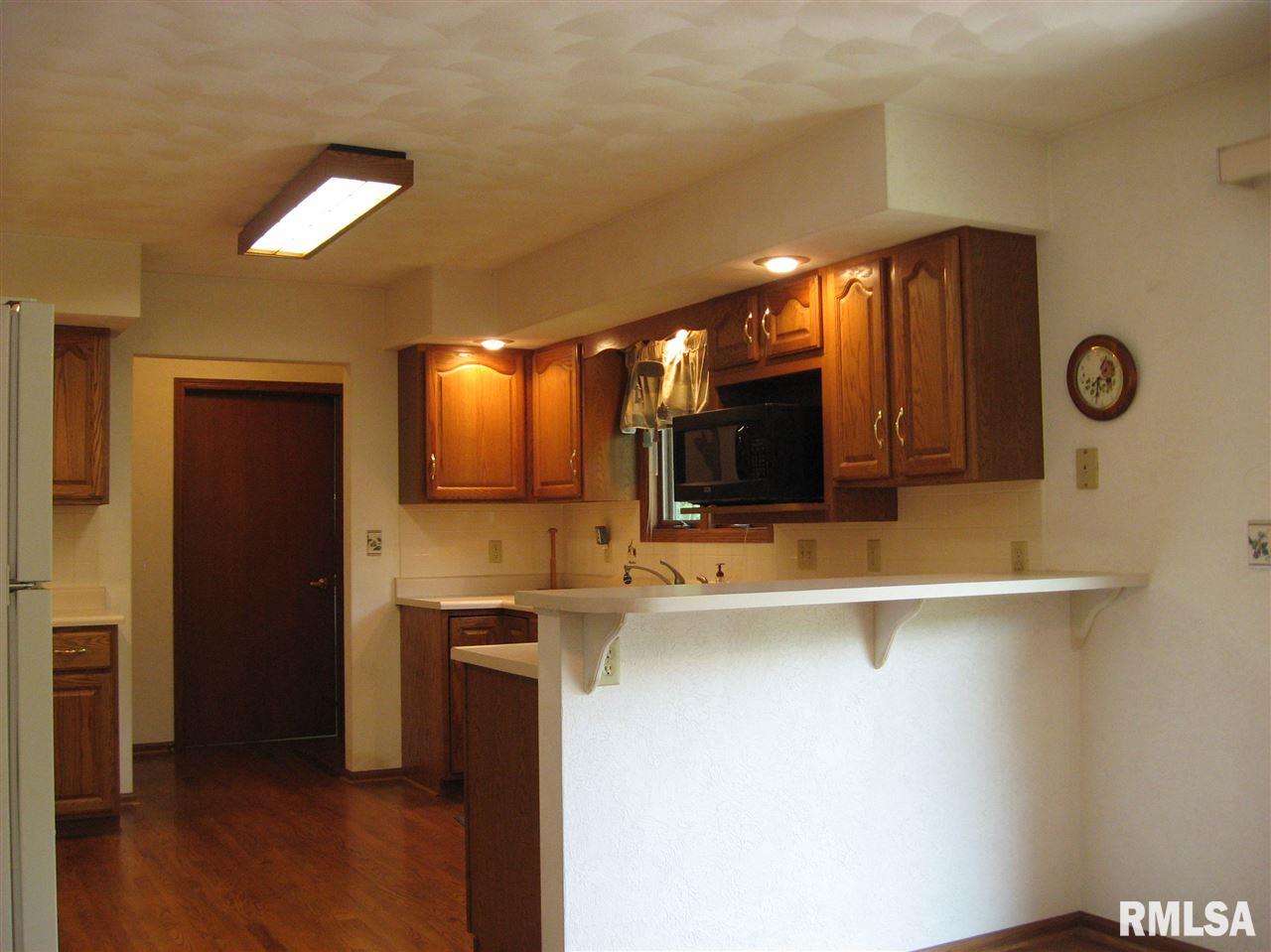 1907 Quail Hollow Road Pekin, IL 61554 - Photo 7 of 21 Gallery Image 7