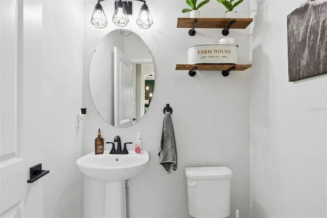 a view of entryway and hall