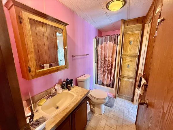 $139,900 | 141 Edbert Street, Chicopee, MA 01020