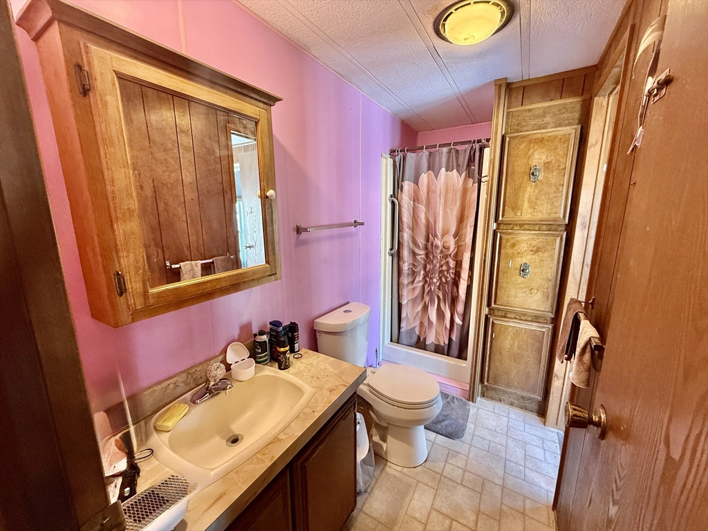 141 Edbert Street Chicopee, MA 01020 - Photo 18 of 18