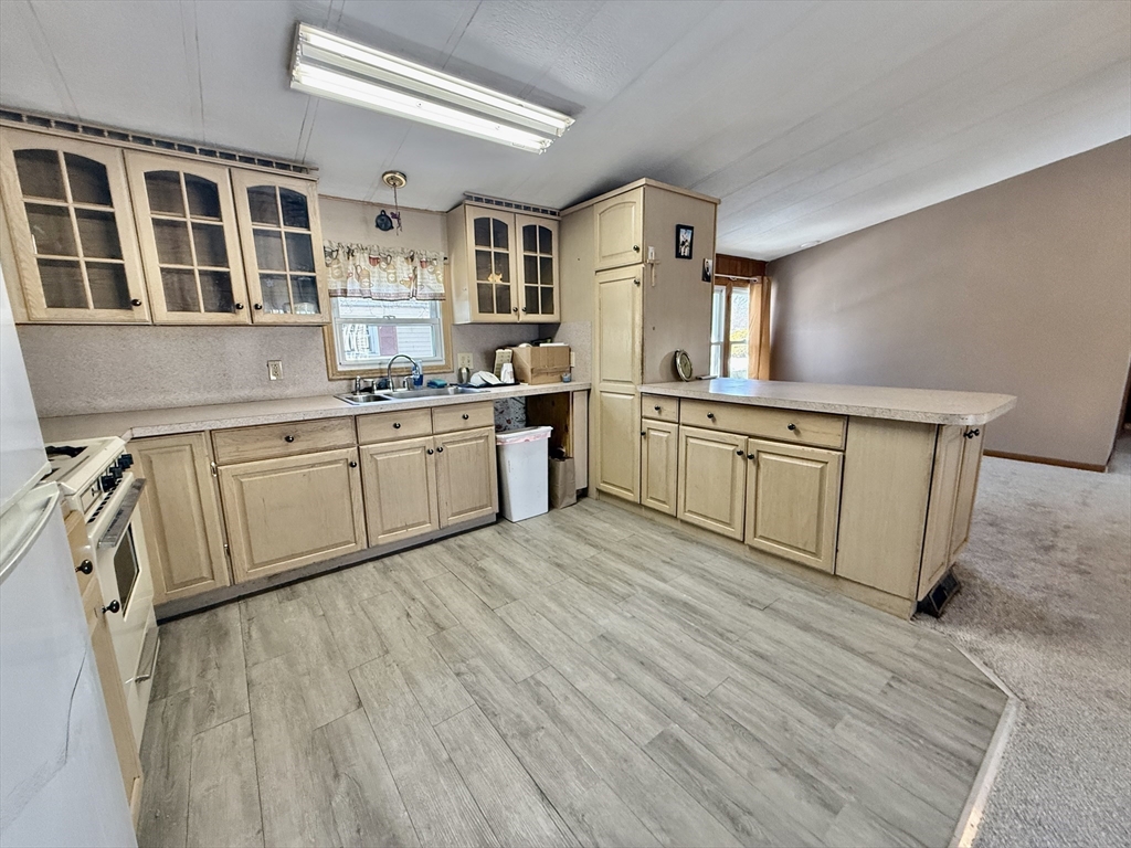 141 Edbert Street Chicopee, MA 01020 - Photo 6 of 18