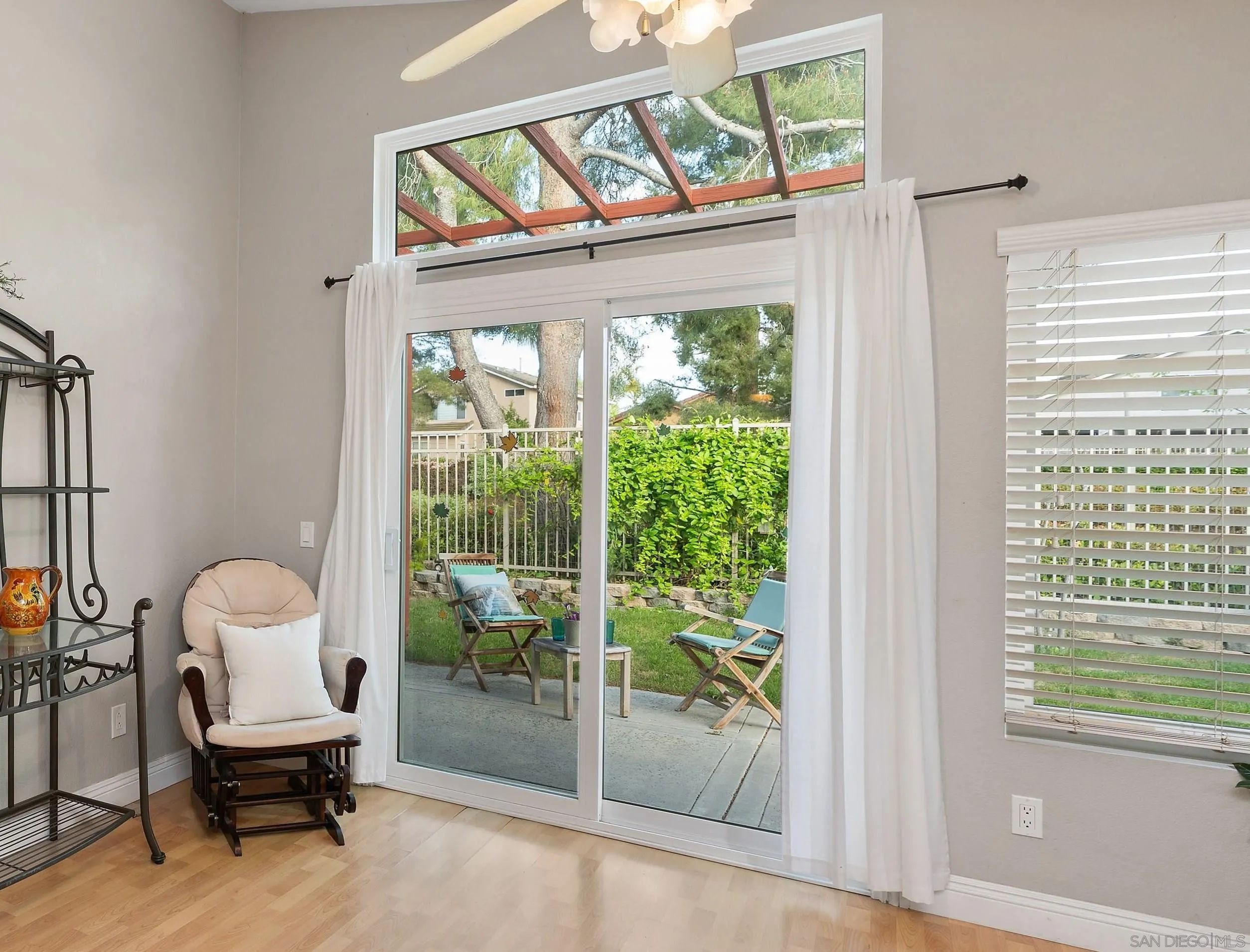 43070 Corte Salamanca Temecula, CA 92592 - Photo 22 of 30 a living room with furniture and a window
