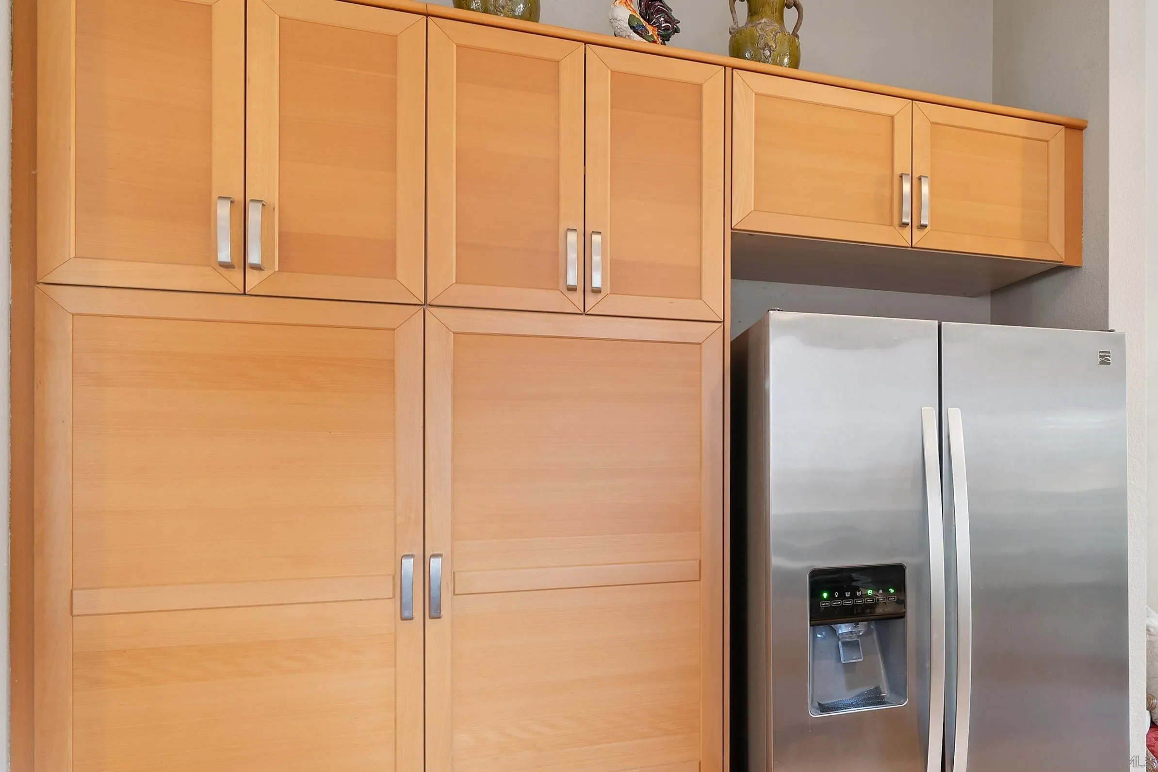 43070 Corte Salamanca Temecula, CA 92592 - Photo 9 of 30 a close view of a refrigerator