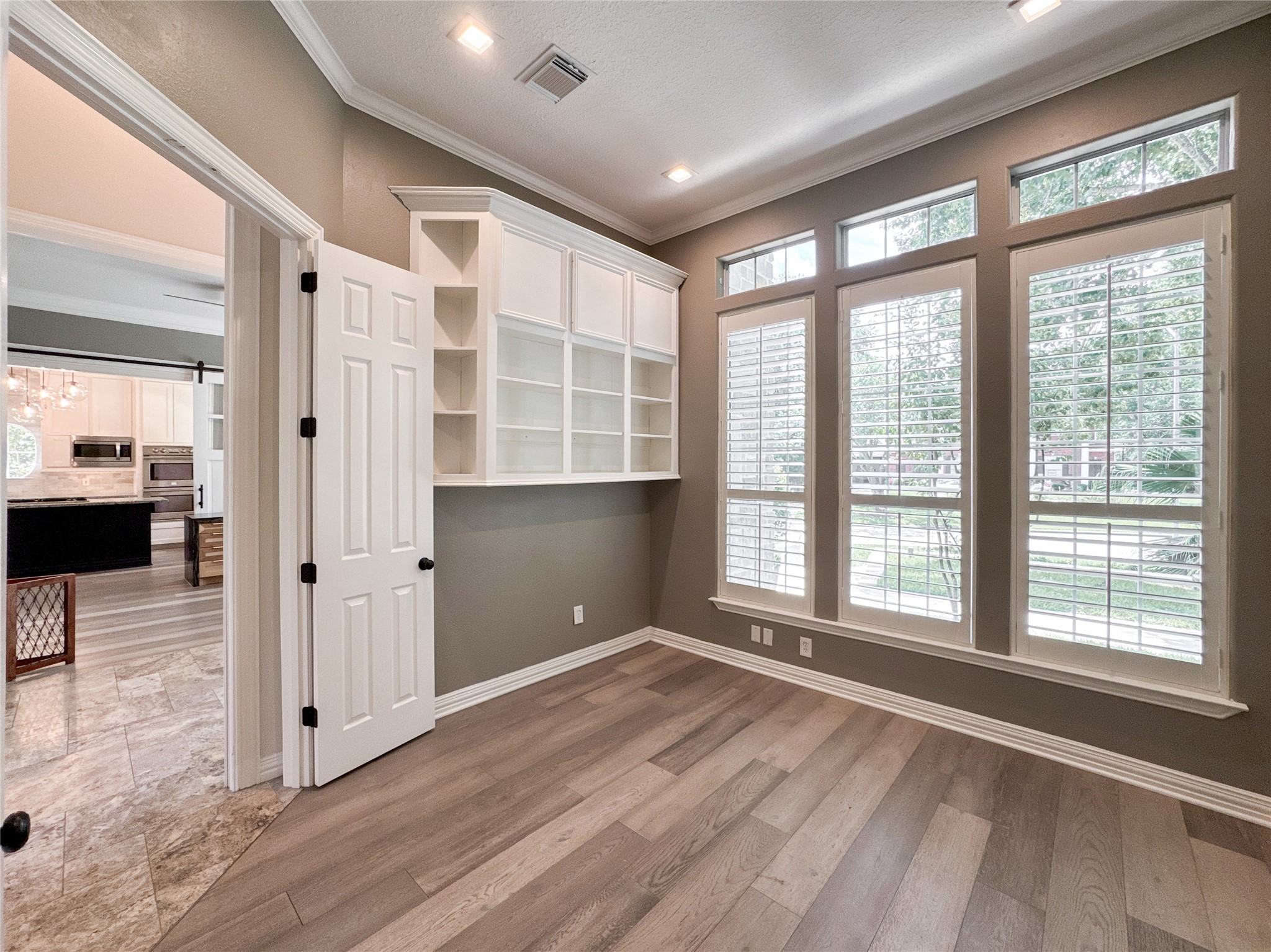 1810 Woerner Road Houston, TX 77090 - Photo 8 of 39 Down Stairs Bedroom