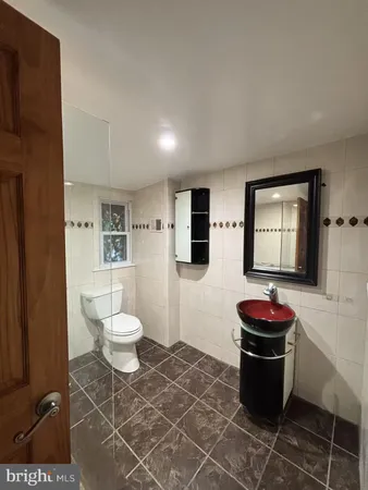 $3,100 | 1613 Lombard Street, Philadelphia, PA 19146