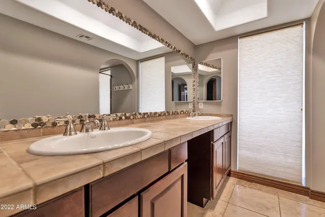 $2,995 | 15620 North 8th Street, Phoenix, AZ 85022