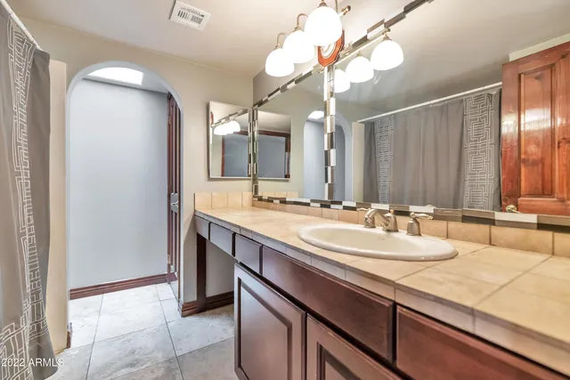 $2,995 | 15620 North 8th Street, Phoenix, AZ 85022