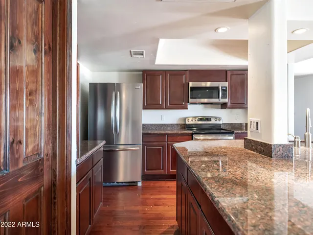 $2,995 | 15620 North 8th Street, Phoenix, AZ 85022