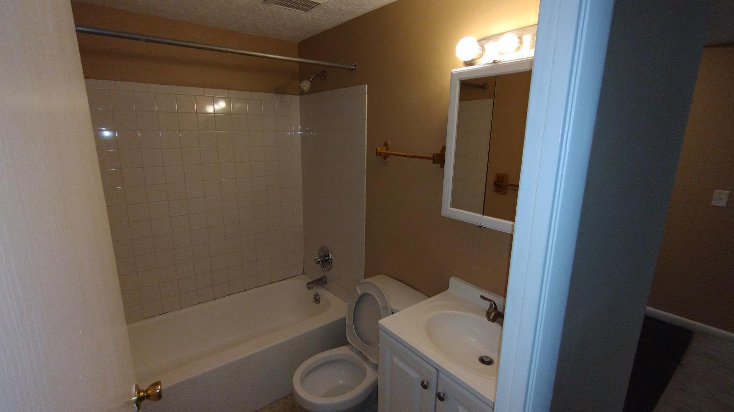 6254 Daly Road, Unit 9 Cincinnati, OH 45224 - Photo 11 of 18