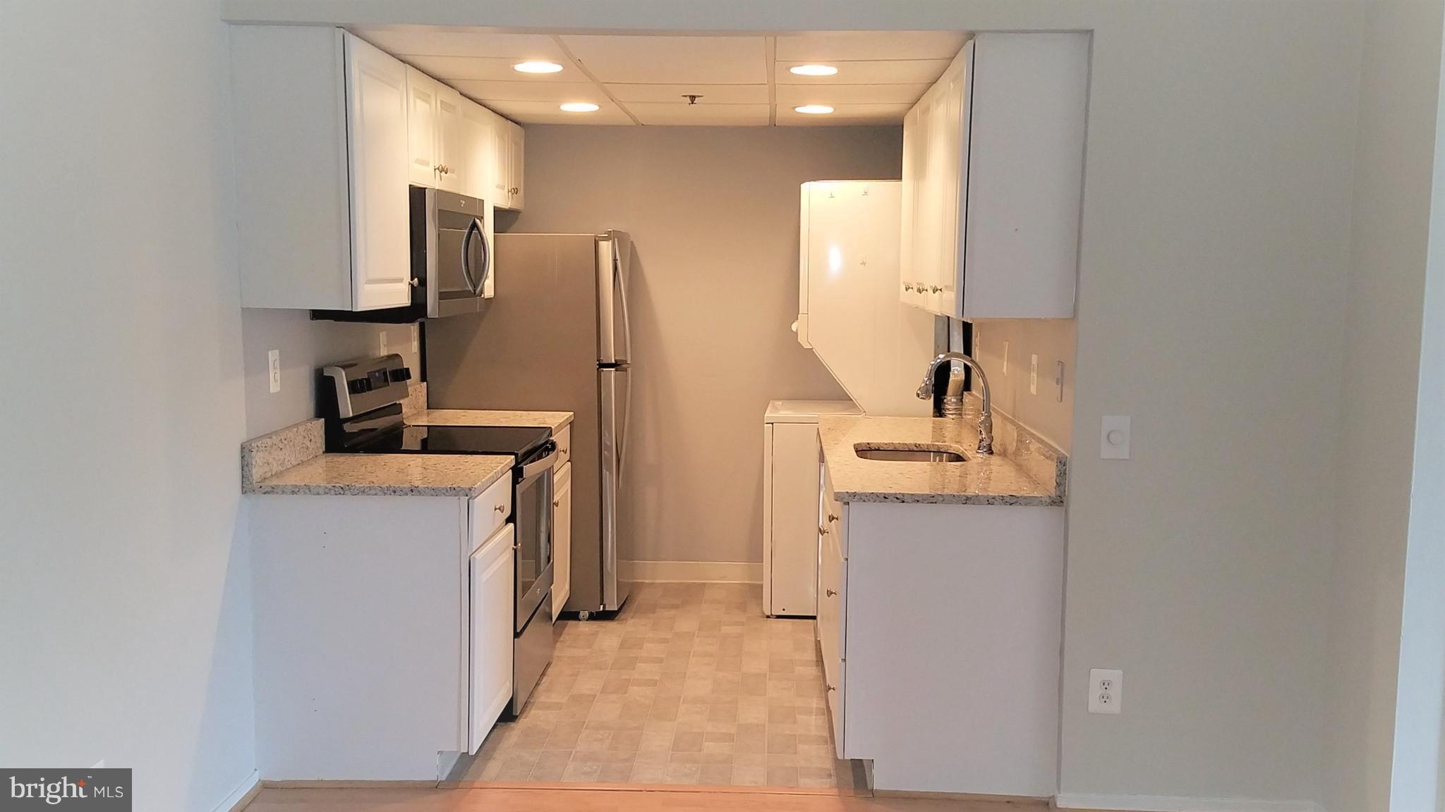 5911 Edsall Road, Unit 212 Alexandria, VA 22304 - Photo 3 of 8 Kitchen