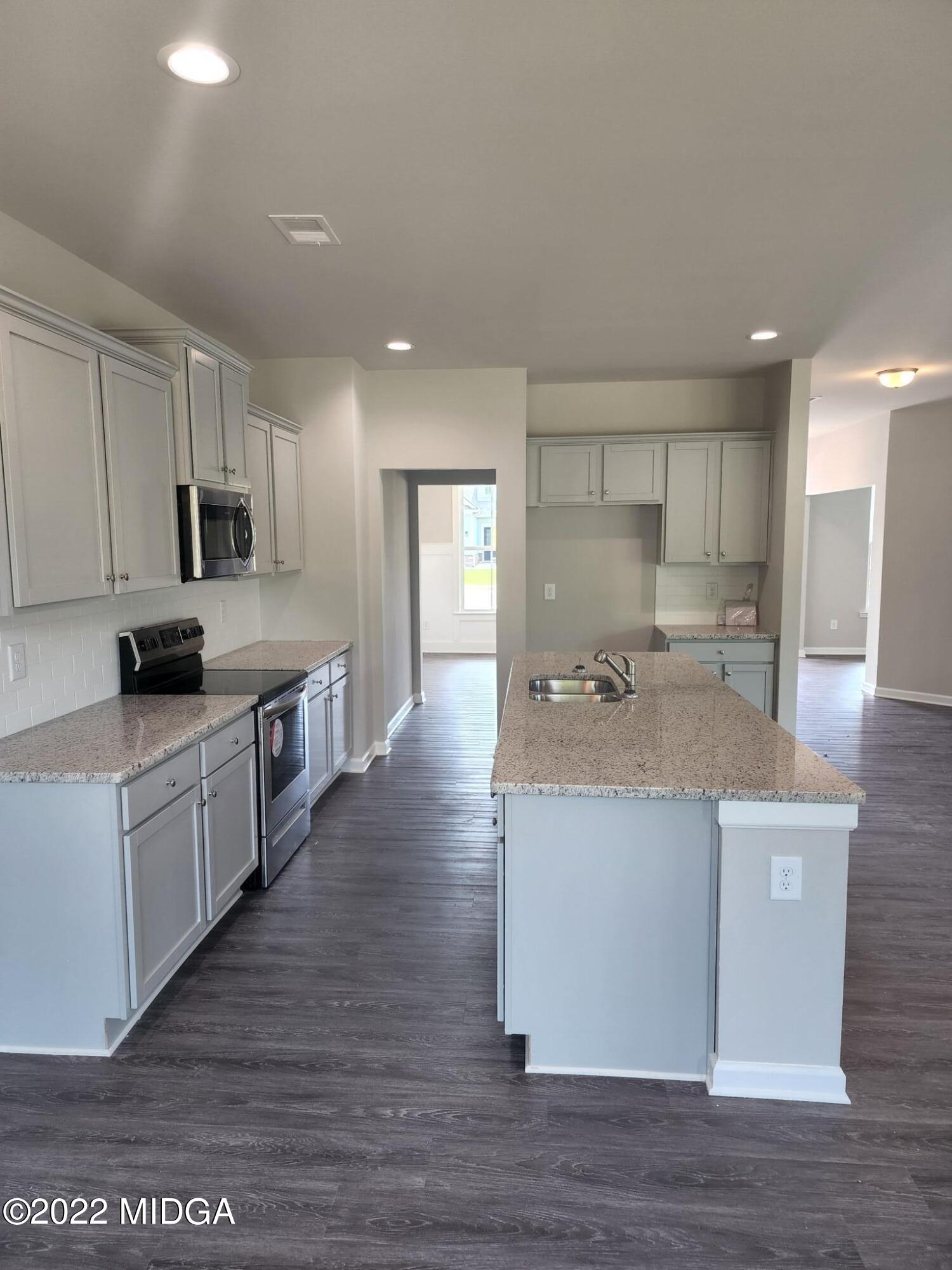 271 Presidents Way Forsyth, GA 31029 - Photo 2 of 23 002 Lakehurstview of kitchen