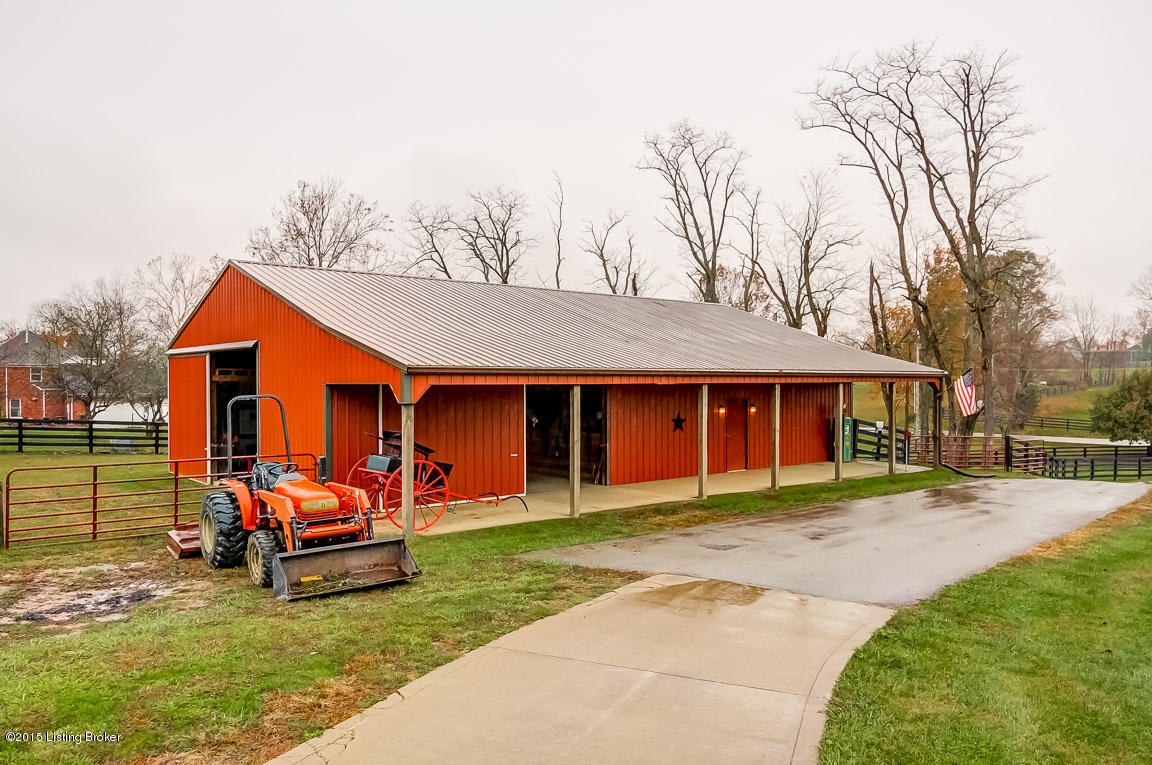 2550 Conner Station Road Simpsonville, KY 40067 - Photo 44 of 46 Horse Barn exterior