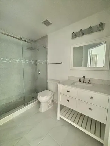 $1,800 | 17110 Carrington Park Drive, Unit 832, Tampa, FL 33647