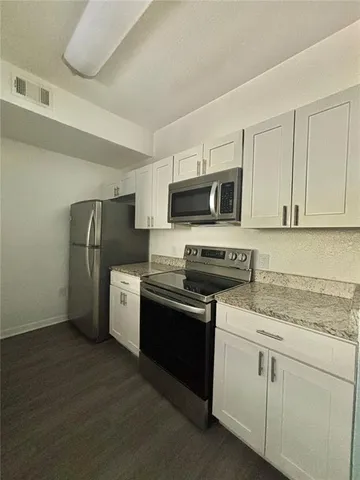 $1,800 | 17110 Carrington Park Drive, Unit 832, Tampa, FL 33647