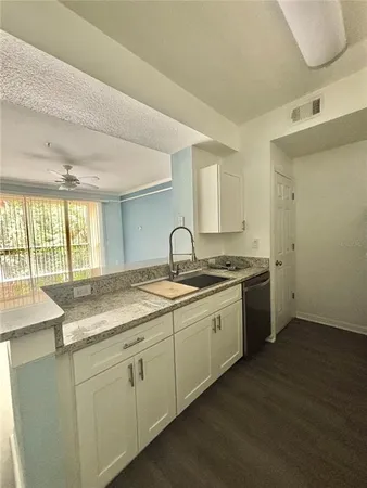 $1,800 | 17110 Carrington Park Drive, Unit 832, Tampa, FL 33647