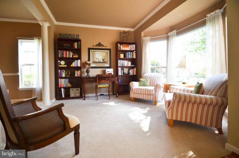 14188 Clubhouse Road Gainesville, VA 20155 - Photo 8 of 30 Living Room