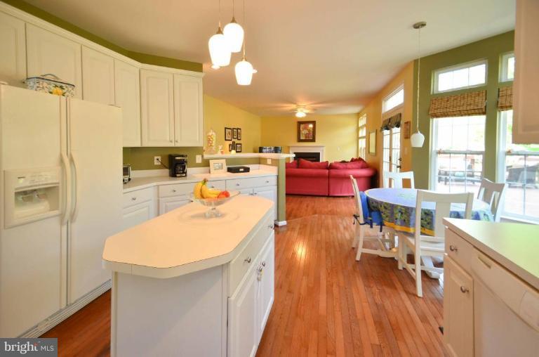 14188 Clubhouse Road Gainesville, VA 20155 - Photo 10 of 30 Kitchen #2