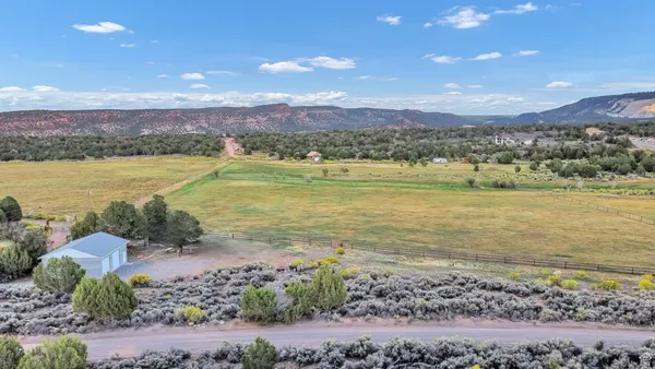 $575,000 | 713 West Eagle View, Teasdale, UT 84773