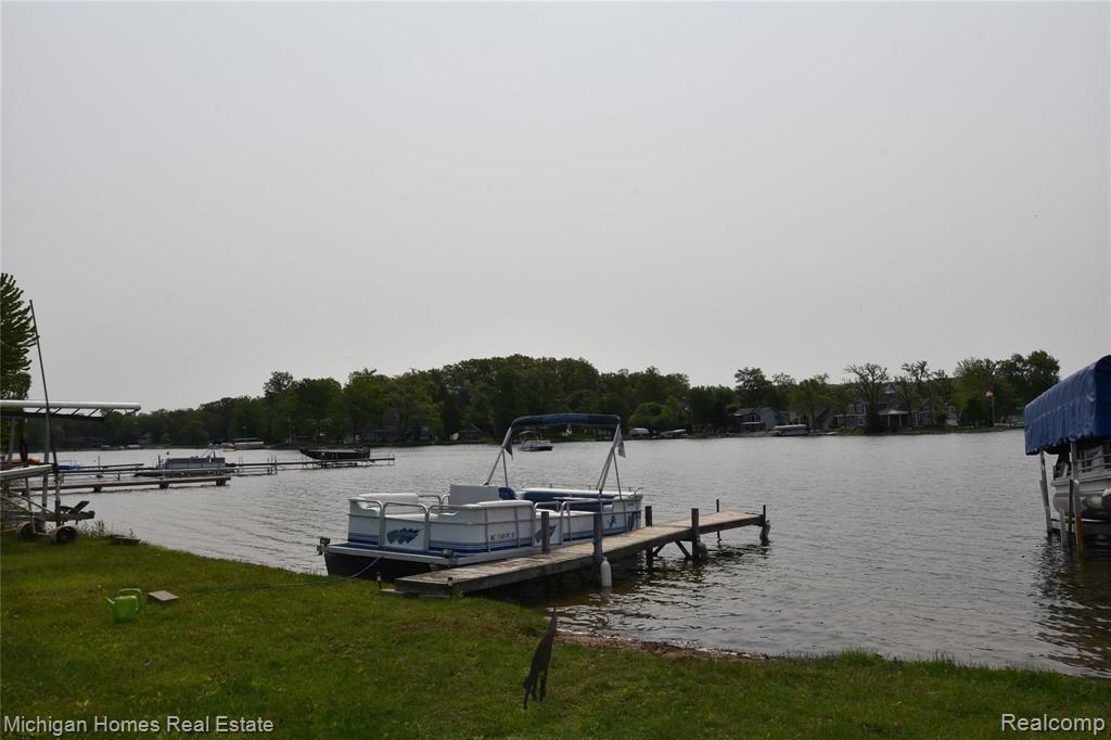 10466 Runyan Lake Road Fenton, MI 48430 - Photo 12 of 17