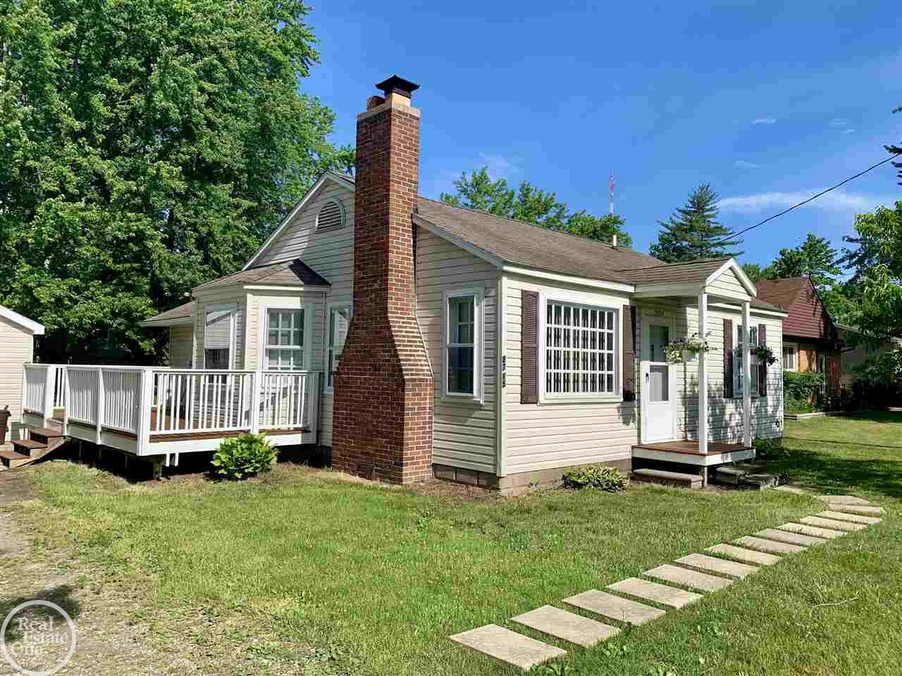2715 Michigan Road Port Huron, MI 48060 - Photo 2 of 25 50045815-1.JPG