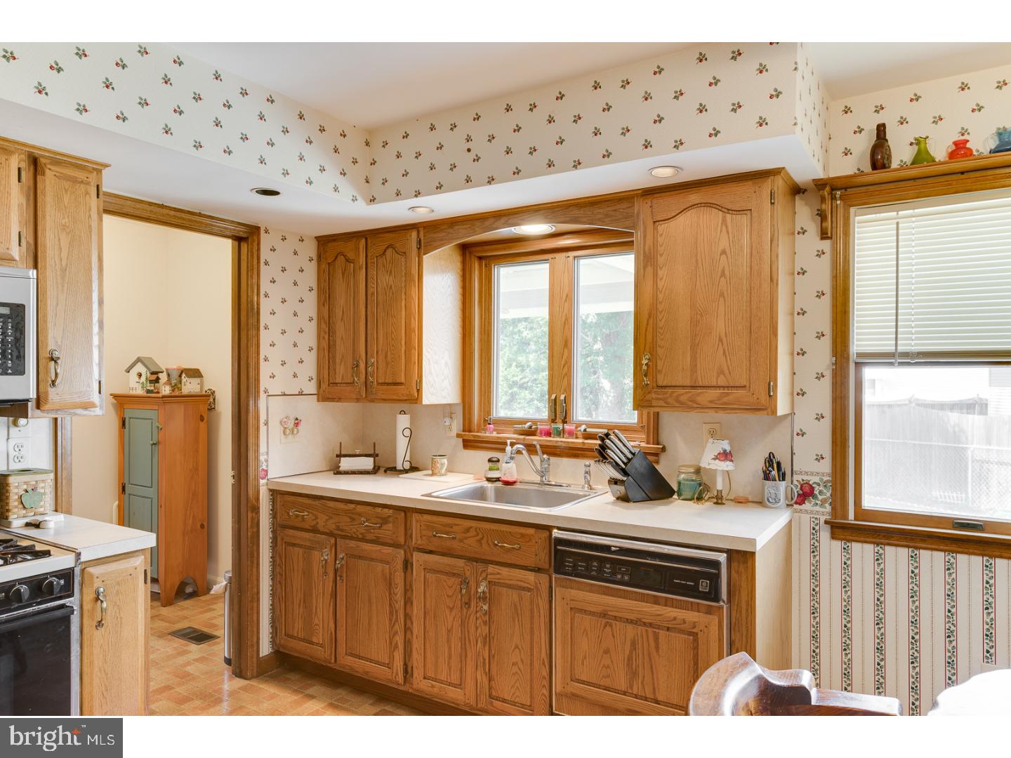 4 Kay Road Hamilton, NJ 08620 - Photo 7 of 25
