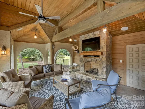$3,500,000 | 4330 Carmel Valley Road, Charlotte, NC 28226