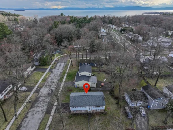 $575,000 | 5 Birchwood Lane, Burlington, VT 05408