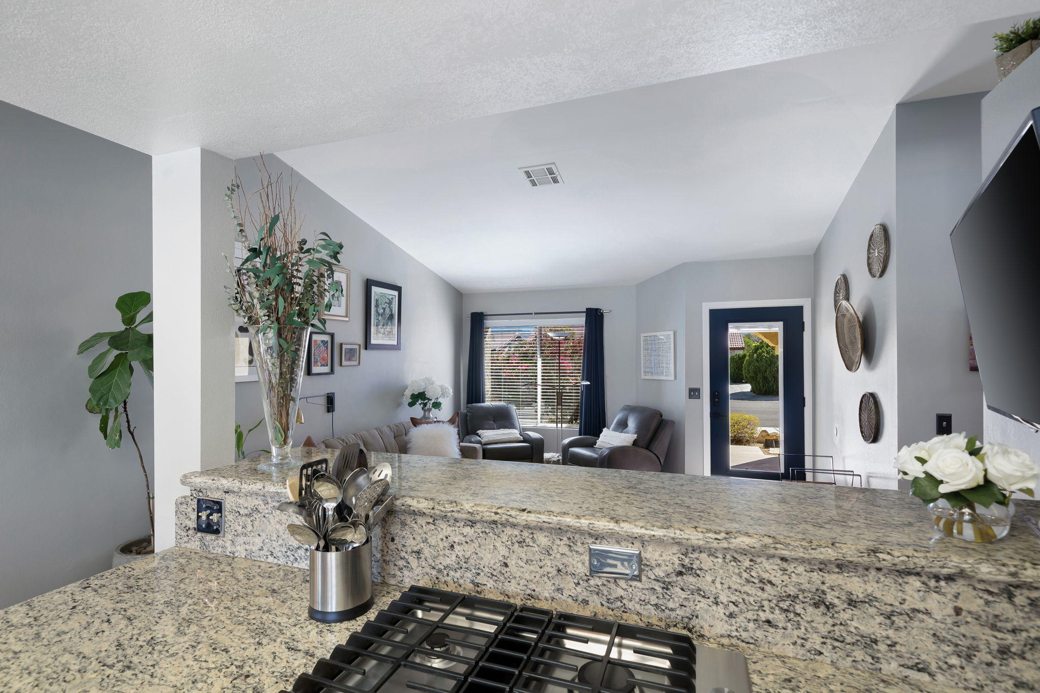 68300 Encinitas Road Cathedral City, CA 92234 - Photo 13 of 32 13-web-or-mls-FRencinitas0421_013