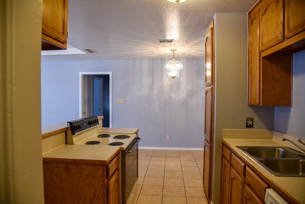 602 Crestridge Court, Unit B Decatur, TX 76234 - Photo 7 of 12