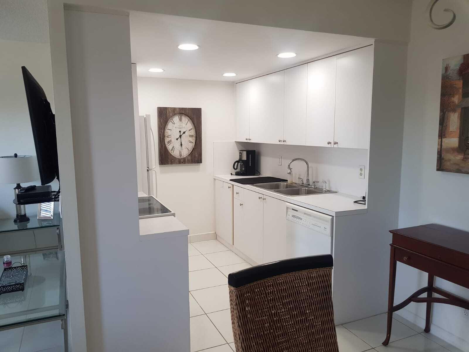 4014 Cornwall East Boca Raton, FL 33434 - Photo 11 of 73 5355cc78-0d20-40dc-b332-4085c7d367a9