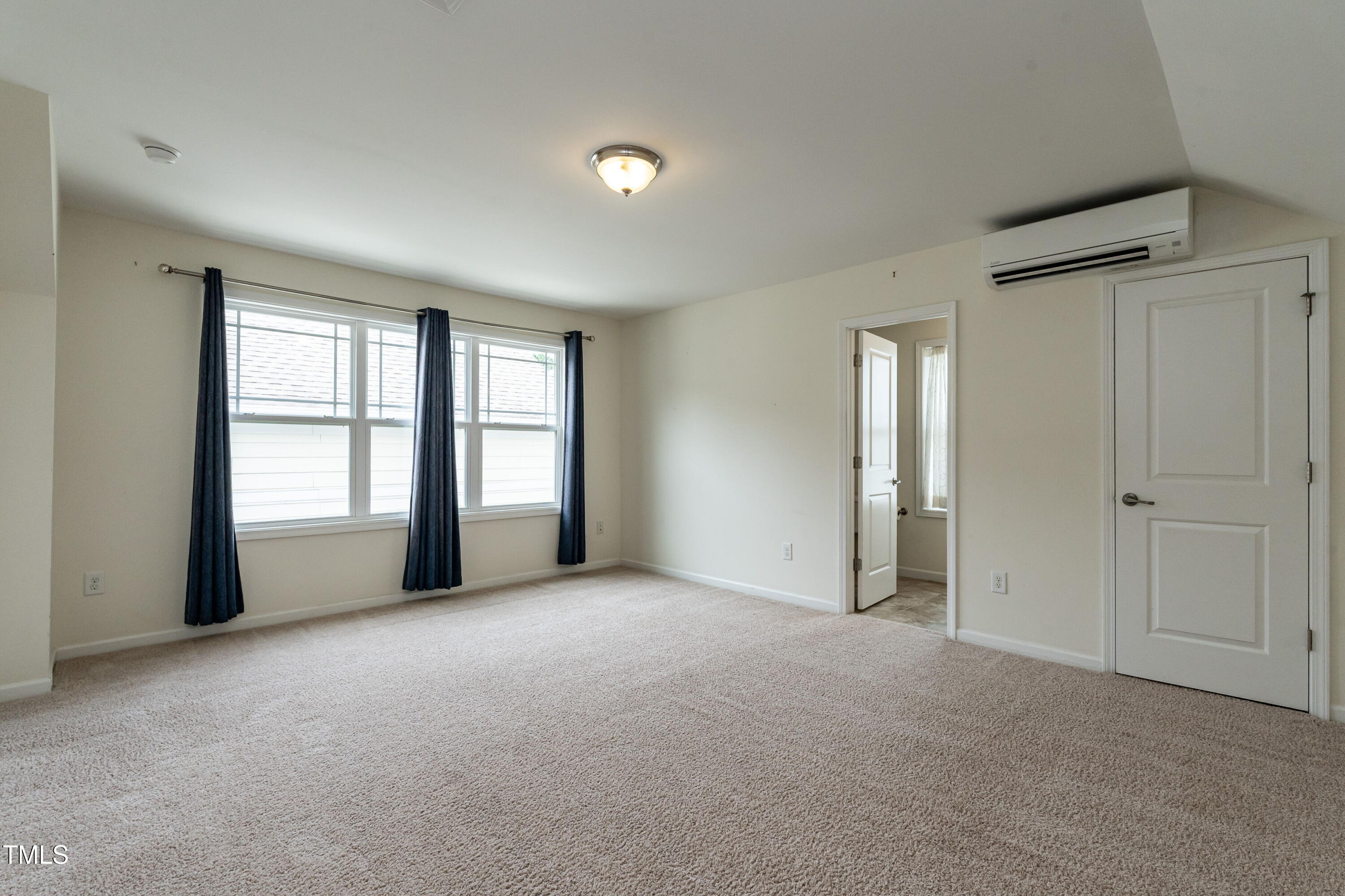 5638 Wade Park Boulevard Raleigh, NC 27607 - Photo 33 of 38 031-original-garage-bonus