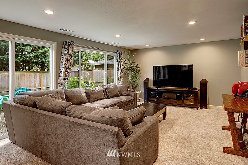 2532 180th Place Southeast Bothell, WA 98012 - Photo 13 of 17 Gallery Image 13