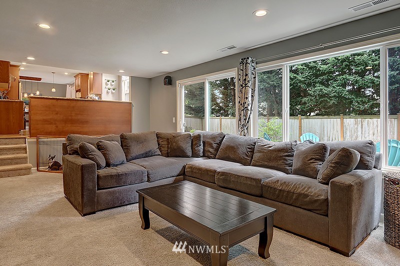 2532 180th Place Southeast Bothell, WA 98012 - Photo 14 of 17 Gallery Image 14